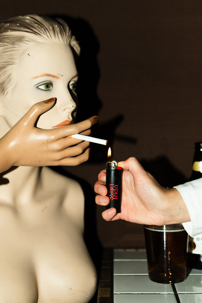 Svart Ridå Tändare